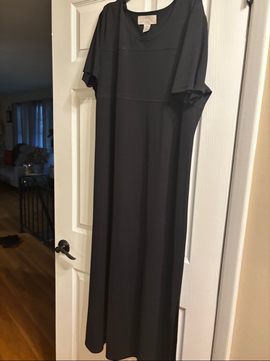 Dresses & Skirts - Vorti Black Short Sleeve Maxi Dress